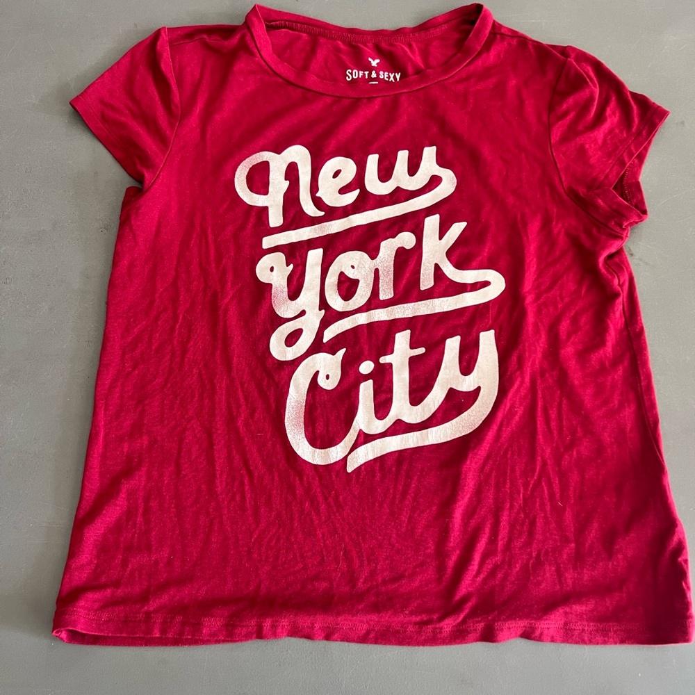 NWOT American Eagle Outfitters RED "New York City" SOFT  Graphic Tee S